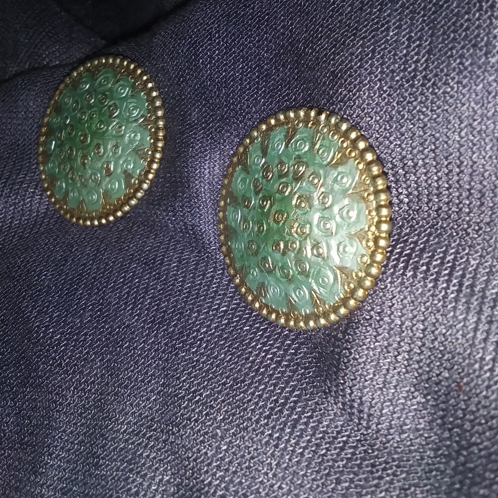 Gorgeous vintage ellen designs clip on earrings